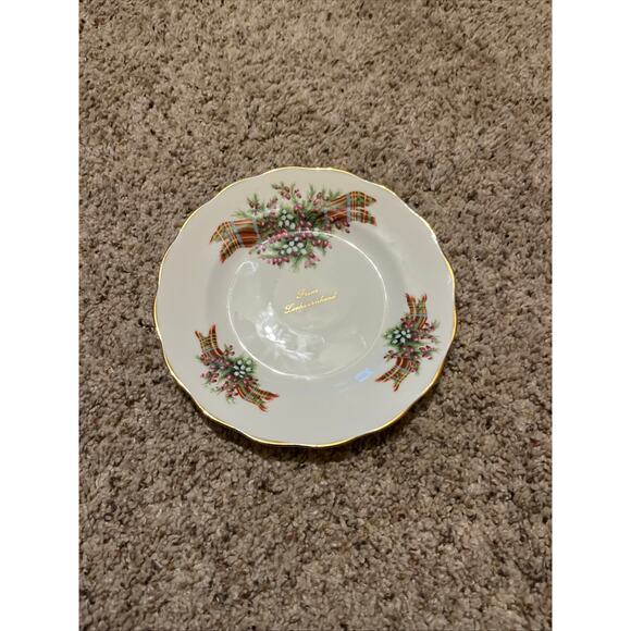 2 Tartan & Berries Gold Christmas Plates Holiday Bone China - Picture 3 of 10
